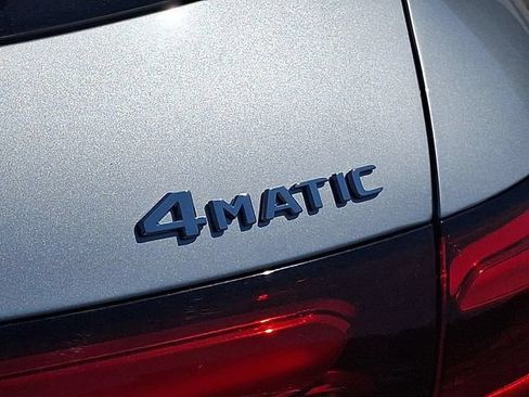 Used 2023 Mercedes-Benz GLC 300 4MATIC image 39