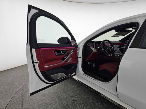 New 2025 Mercedes-Benz S 580 4MATIC Sedan image 20