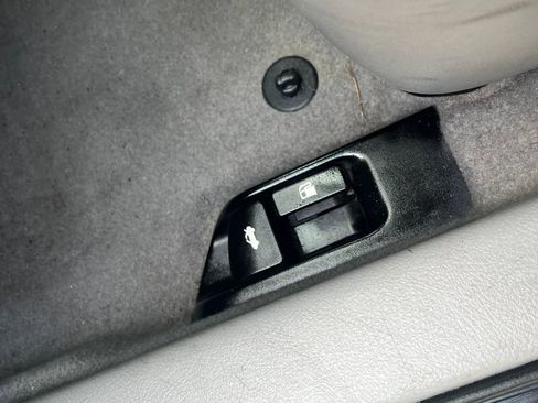Used 2015 Toyota Camry XLE FWD image 13