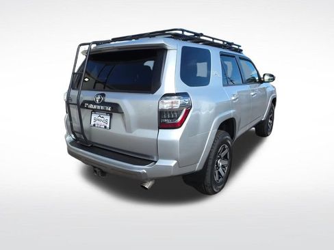 Used 2018 Toyota 4Runner TRD Off-Road AWD/4WD image 10