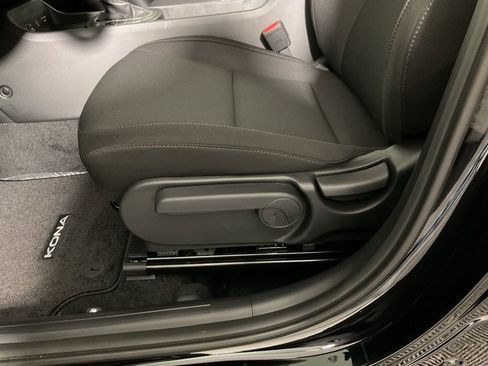 New 2026 Hyundai Kona SE image 21