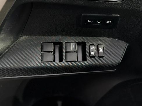 Used 2013 Toyota RAV4 Limited AWD/4WD image 23