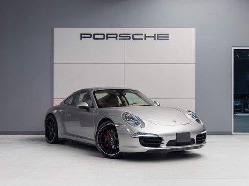 Certified 2013 Porsche 911 Carrera 4S image 9