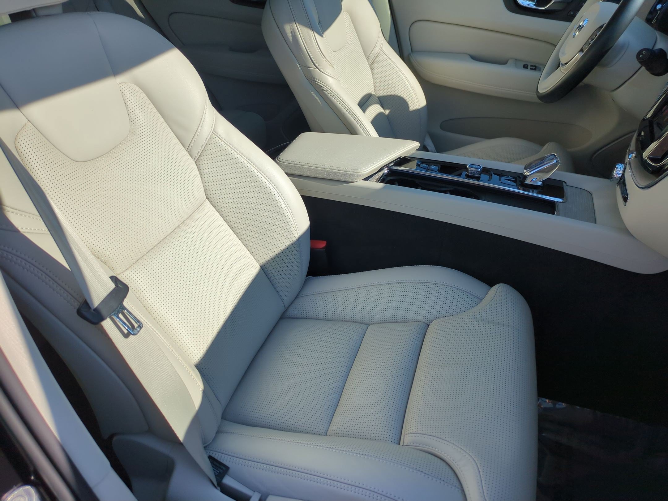 Used 2022 Volvo XC60 B5 Inscription w/ Advanced Package AWD/4WD image 36