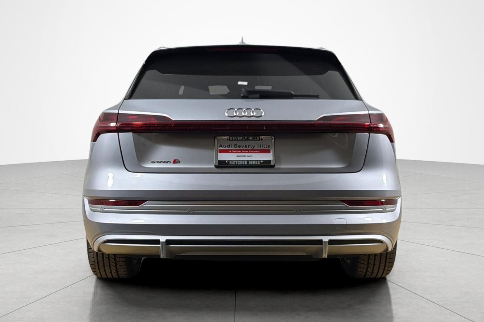 Used 2022 Audi e-tron S Premium Plus AWD/4WD image 4