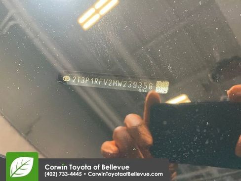 Used 2021 Toyota RAV4 XLE image 30