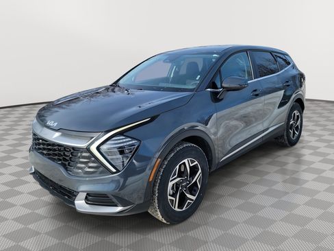 Used 2024 Kia Sportage LX image 1