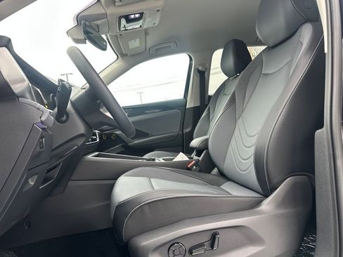 New 2026 Volkswagen Tiguan SE image 3