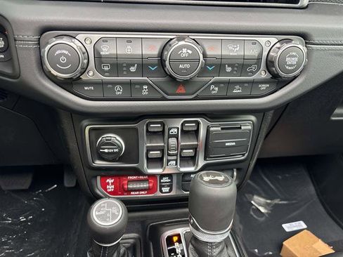 New 2026 Jeep Wrangler Unlimited Rubicon image 13