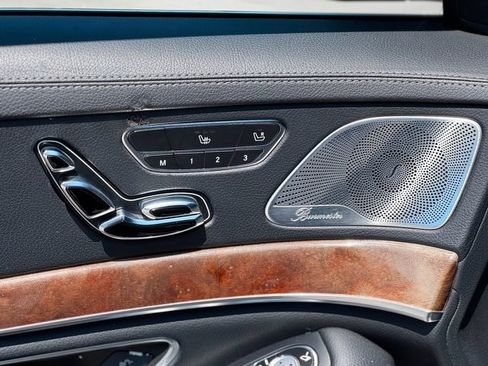 Used 2015 Mercedes-Benz S 550 Sedan image 31