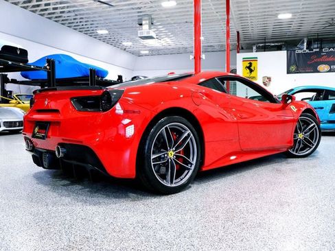 Used 2019 Ferrari 488 GTB RWD image 11