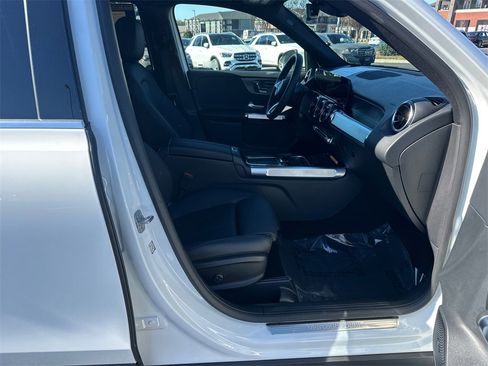 Certified 2025 Mercedes-Benz GLB 250 image 14