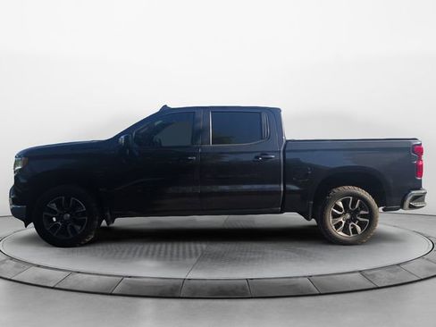 Used 2022 Chevrolet Silverado 1500 LT AWD/4WD image 2