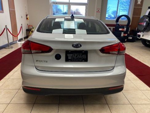 Used 2017 Kia Forte LX image 6