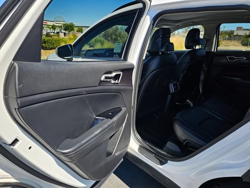 Used 2025 Kia Sportage EX w/ Premium Package AWD/4WD image 18