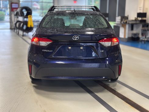 Used 2021 Toyota Corolla LE w/ LE Convenience Package FWD image 6