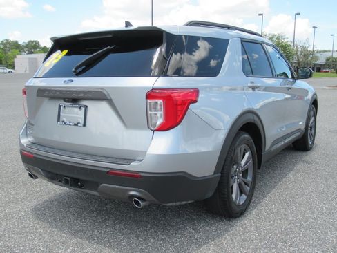 Used 2023 Ford Explorer XLT w/ Equipment Group 202A RWD image 7