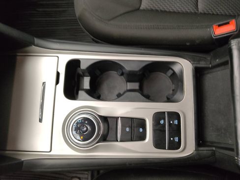 Used 2022 Ford Explorer XLT image 26