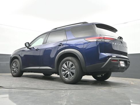 Used 2025 Nissan Pathfinder SV FWD image 50