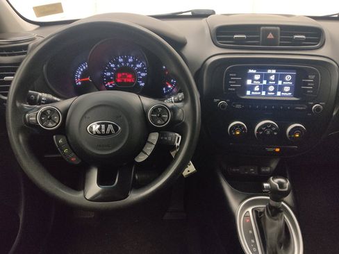 Used 2018 Kia Soul FWD image 22