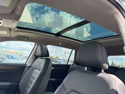 New 2026 Volkswagen Atlas SEL image 17