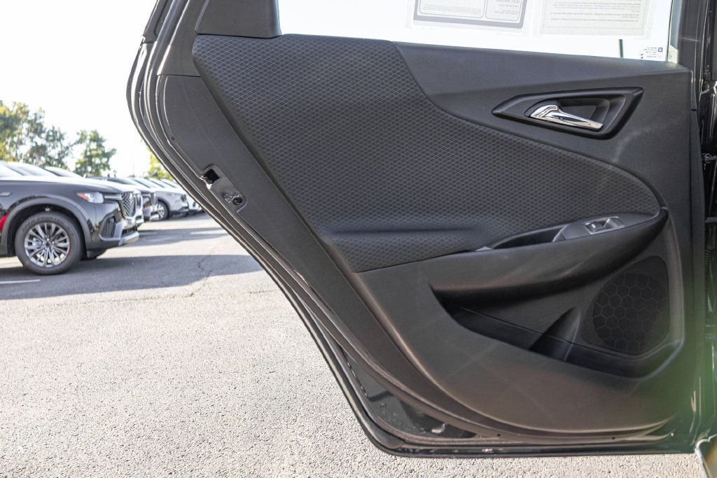 Used 2025 Chevrolet Malibu RS FWD image 28
