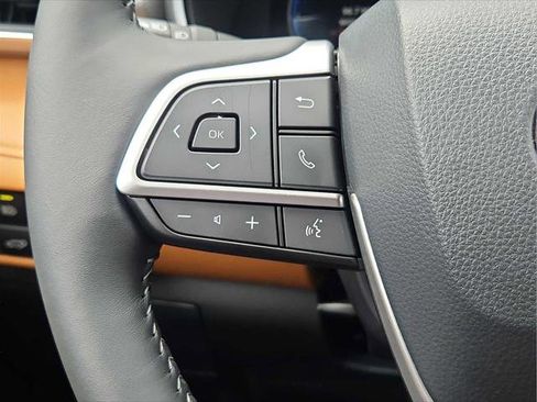 Used 2026 Toyota Highlander Platinum AWD/4WD image 23