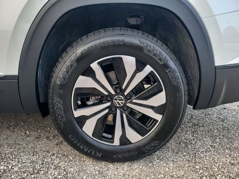 New 2026 Volkswagen Atlas SE FWD image 9
