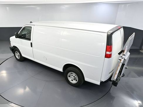 Used 2019 Chevrolet Express 3500 w/ Driver Convenience Package RWD image 41