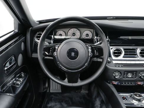 Used 2016 Rolls-Royce Ghost image 12