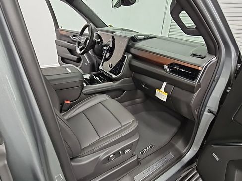 New 2025 GMC Yukon XL Denali w/ Sun & Power Step Package image 43