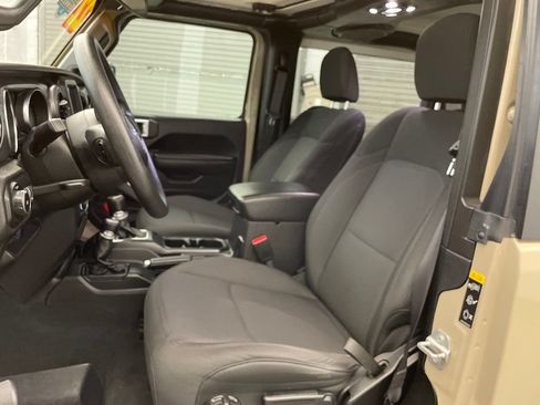 Certified 2022 Jeep Wrangler Sport AWD/4WD image 19