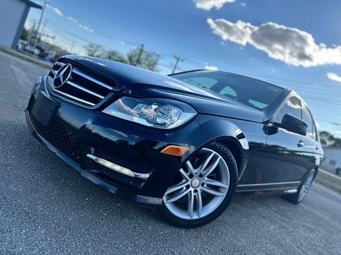Used 2014 Mercedes-Benz C 250 Sedan image 3