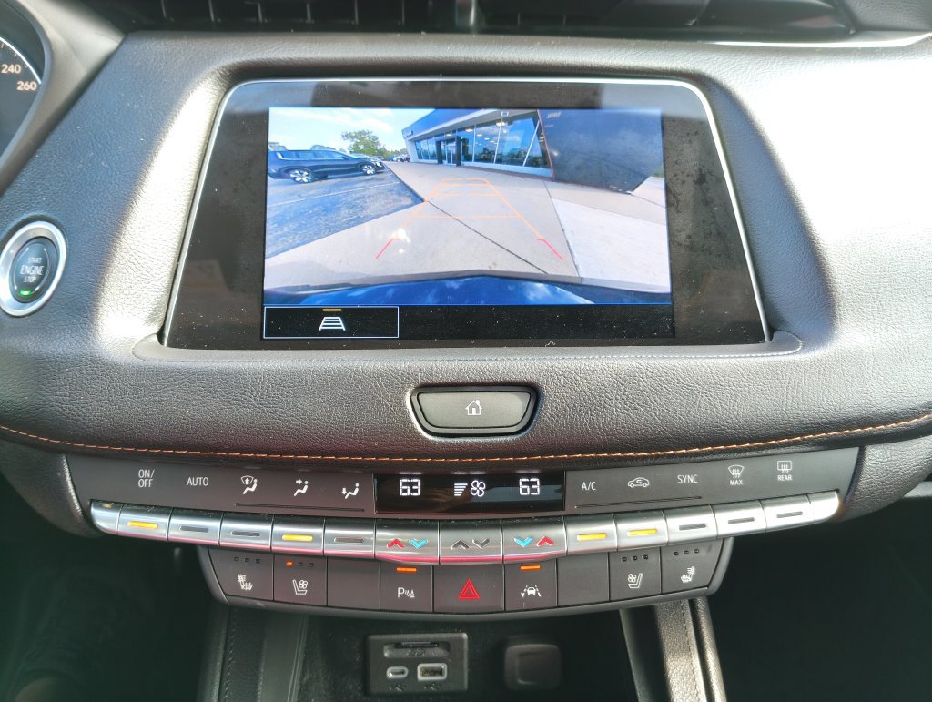 Used 2023 Cadillac XT4 Sport w/ Sun And Sound Package AWD/4WD image 4