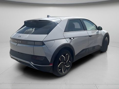 Used 2024 Hyundai Ioniq 5 SEL AWD/4WD image 5