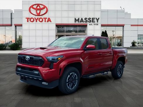 Used 2024 Toyota Tacoma TRD Sport AWD/4WD image 7