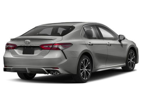 Used 2019 Toyota Camry SE image 2