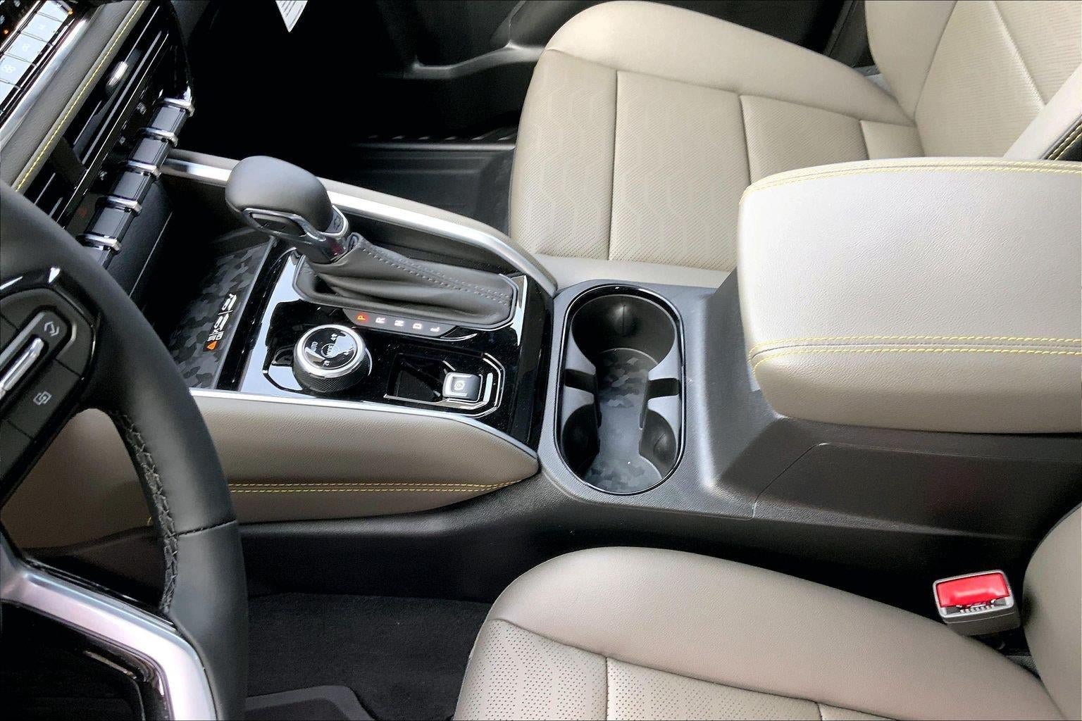 New 2026 Chevrolet Colorado ZR2 w/ Technology Package AWD/4WD image 8