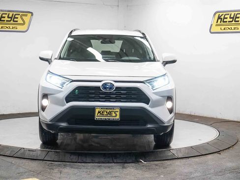 Used 2020 Toyota RAV4 XLE image 6