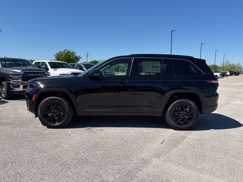 New 2026 Jeep Grand Cherokee Altitude image 2