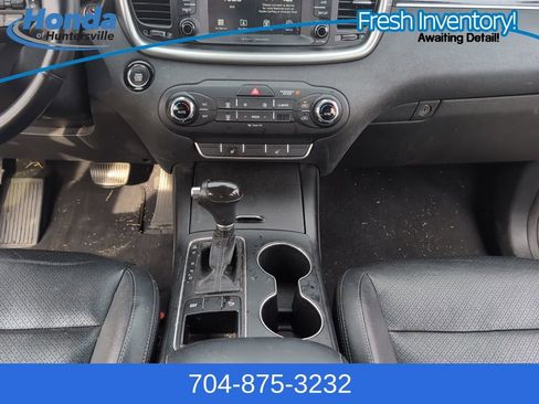 Used 2017 Kia Sorento LX w/ LX Convenience Package image 17