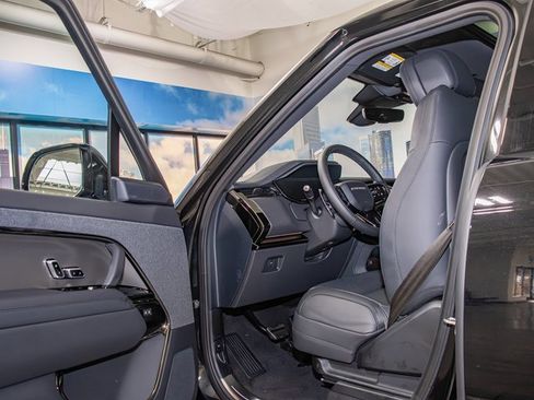 New 2025 Land Rover Range Rover Sport Dynamic SE image 13