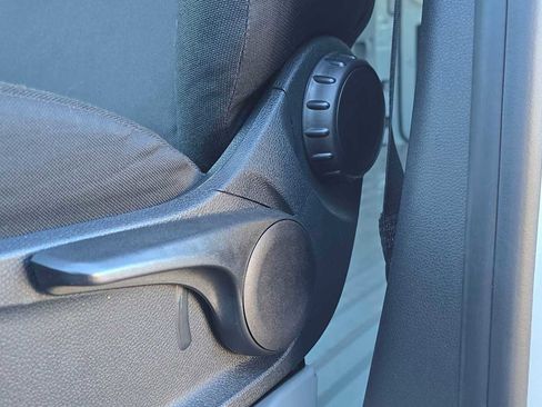 Used 2025 Mercedes-Benz Sprinter 2500 image 25