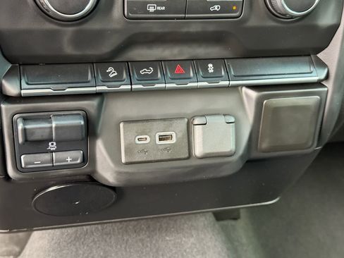 Used 2021 Chevrolet Silverado 1500 Custom Trail Boss w/ LPO, Dark Essentials Package AWD/4WD image 21