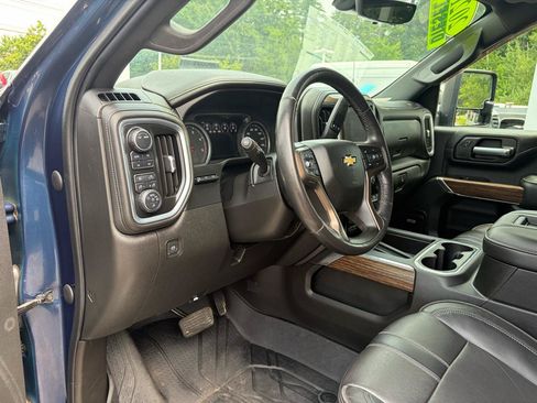 Used 2021 Chevrolet Silverado 2500 High Country w/ Technology Package AWD/4WD image 23