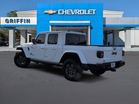 Used 2025 Jeep Gladiator Mojave image 9