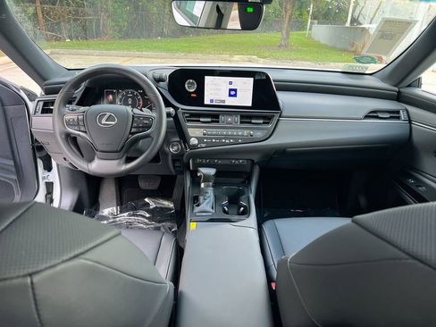 Certified 2025 Lexus ES 350 w/ Premium Package image 20