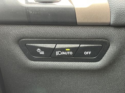 Used 2025 BMW iX xDrive50 image 12