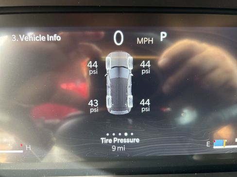 New 2025 Jeep Grand Cherokee Altitude RWD image 31