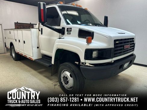 Used 2005 GMC TopKick C4500 4x4 Regular Cab image 1